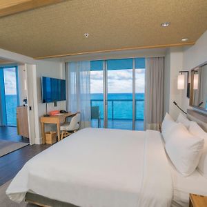 One Bedroom Oceanfront Suite King Balcony